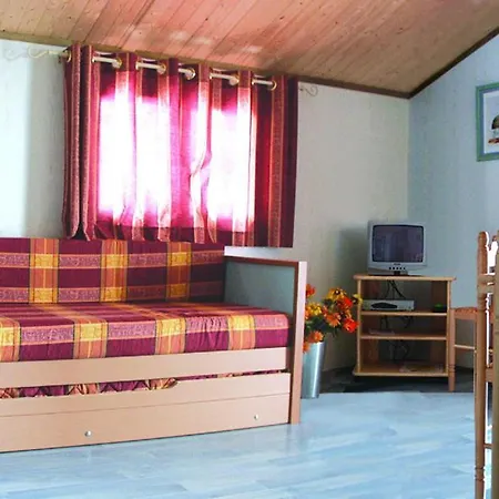 Avec Animaux, Terrasse Et Parking - Fr-1-489-323 * Echassieres