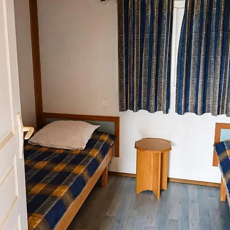Holiday home Avec Animaux, Terrasse Et Parking - Fr-1-489-323