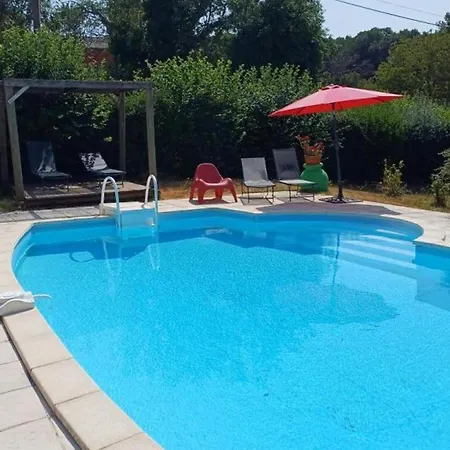 Avec Animaux, Terrasse Et Parking - Fr-1-489-323 Holiday home *